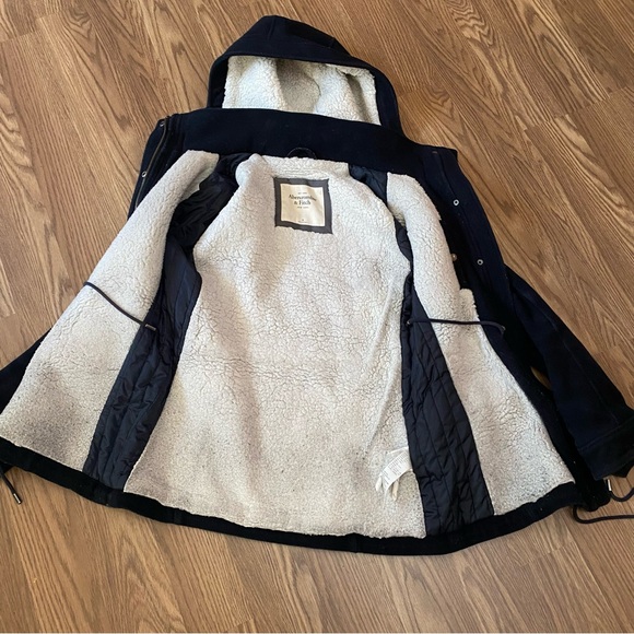 Abercrombie & Fitch  Women Size M Wool Blend Sherpa Lined Hood Heavy Coat Jacket - Picture 4 of 14